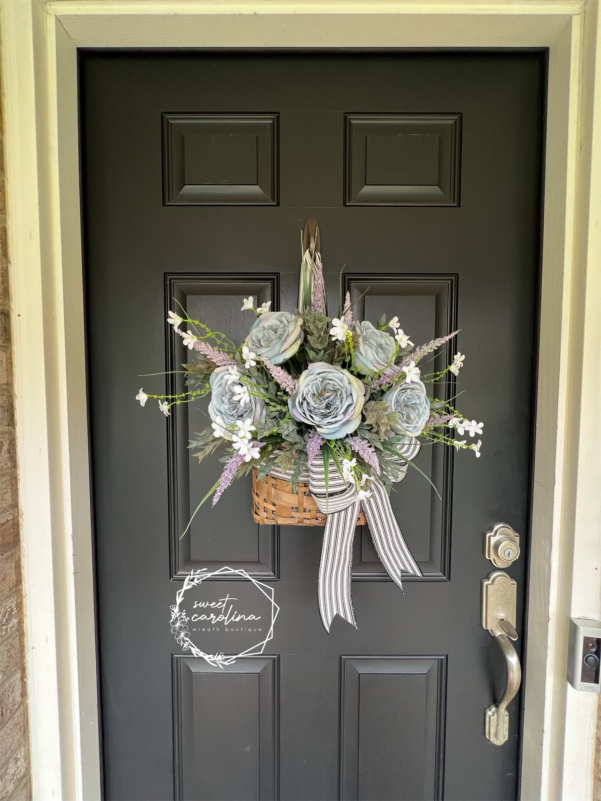 Muted tones of Grey and Lavender with Roses and Ruscus